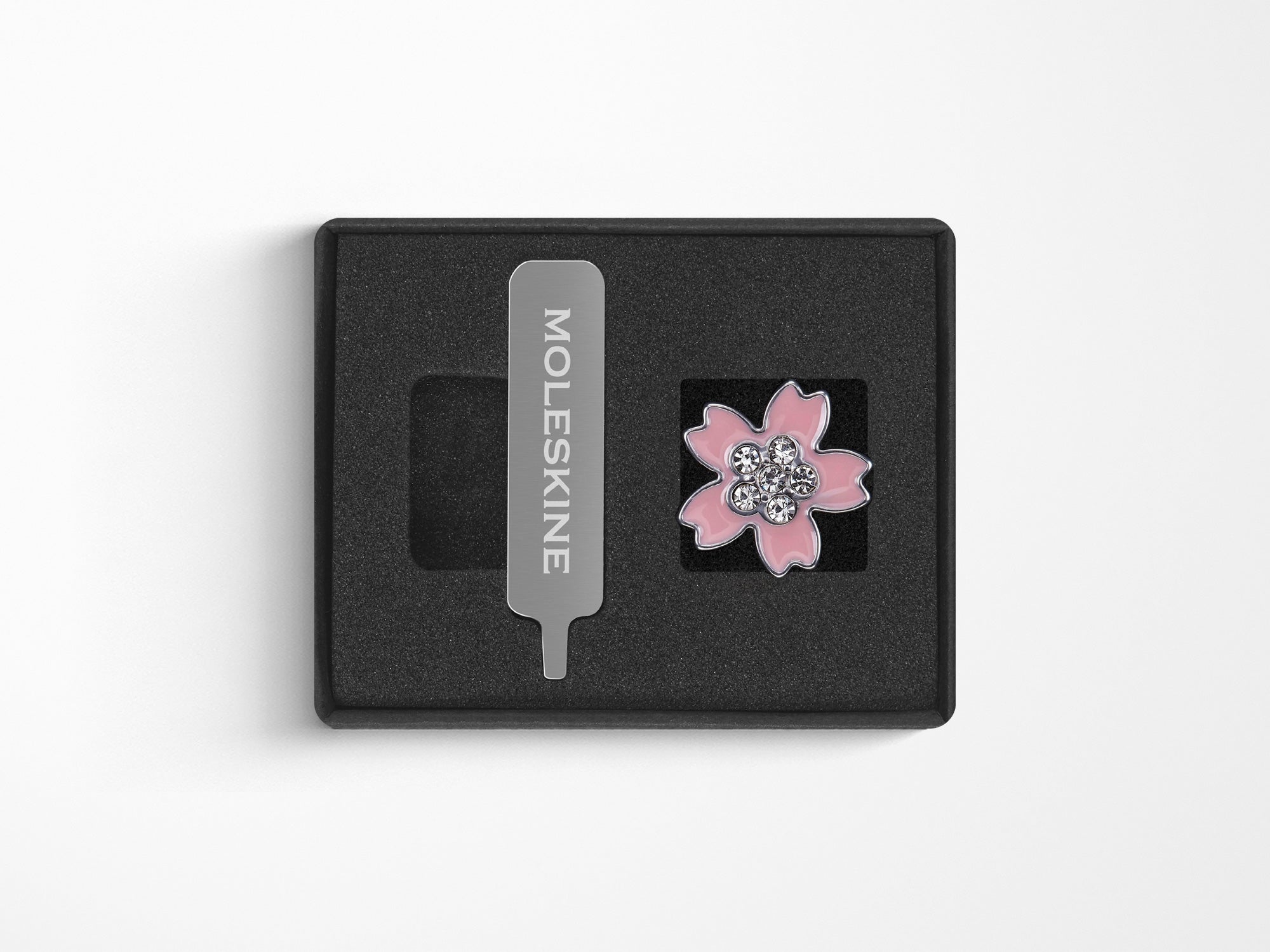 Moleskine 2025 Limited Edition Sakura Crystal Flower Pin