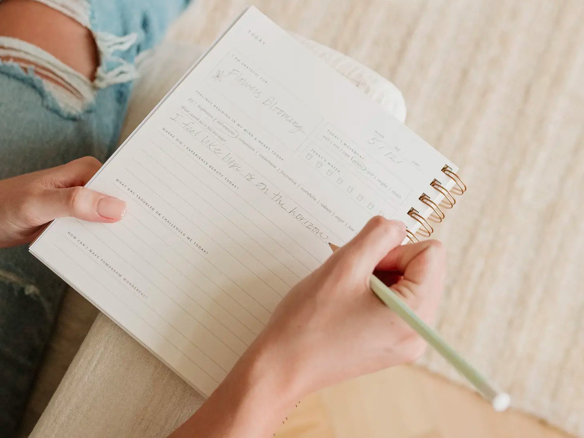 Daily Overview Planner in Floral Party