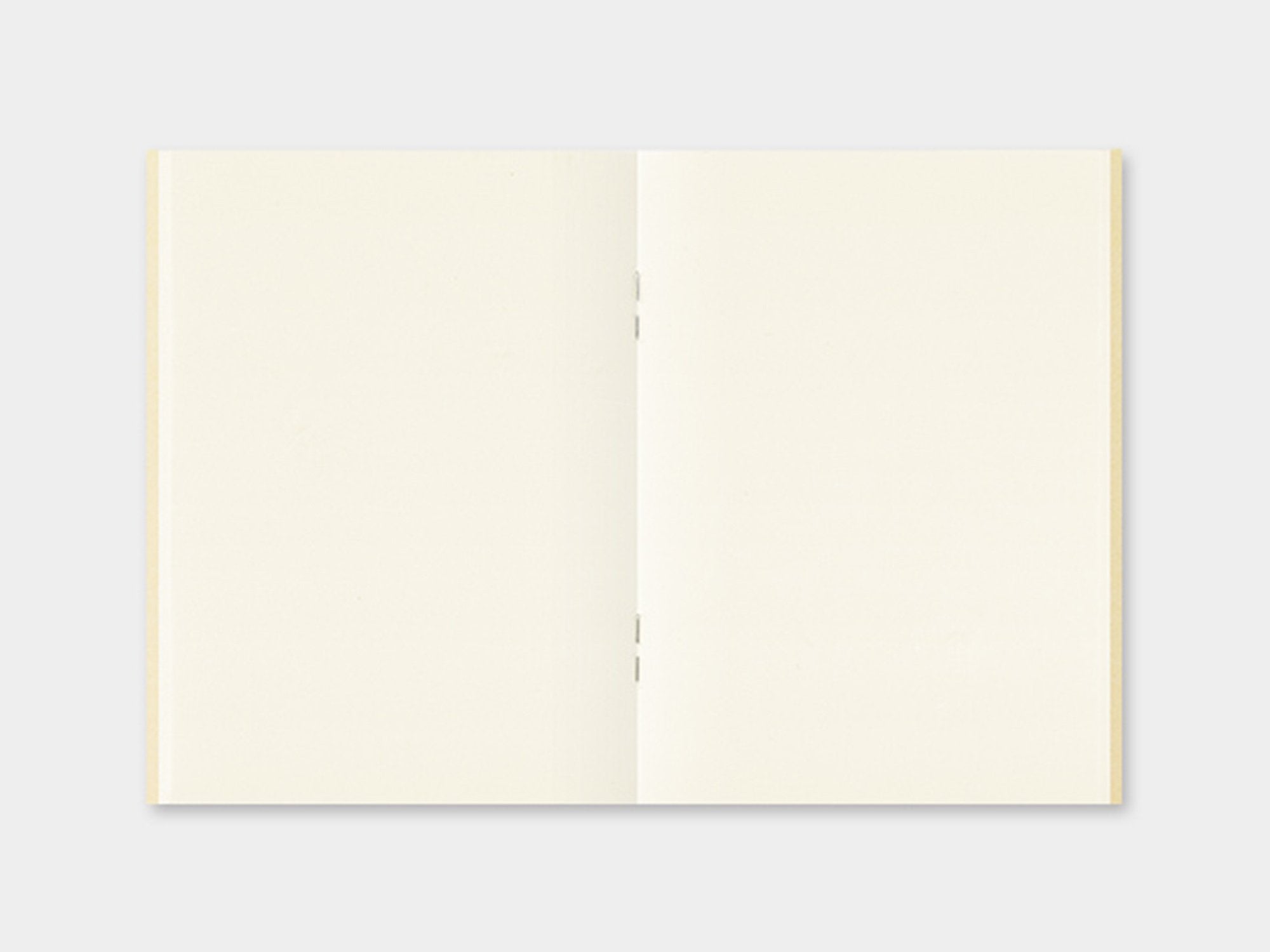 P13 MD Paper Cream Refill TRAVELER'S Notebook - Passport Size